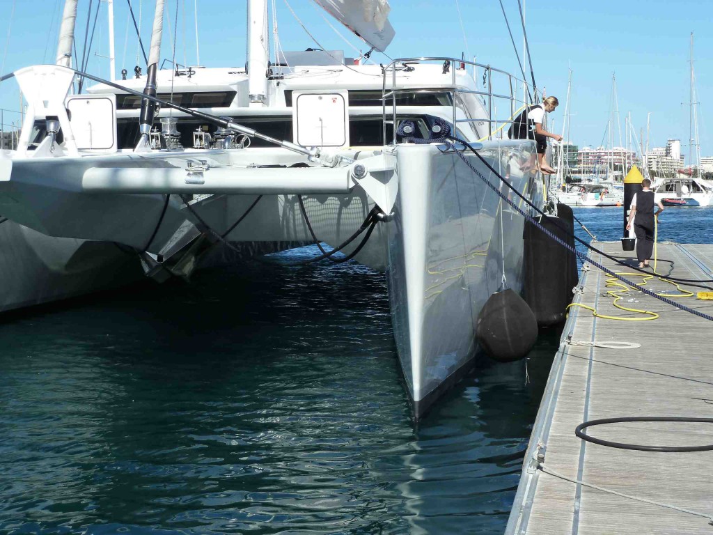 SUNREEF YACHTS Polska burnt down last night | Windpilot Blog EN